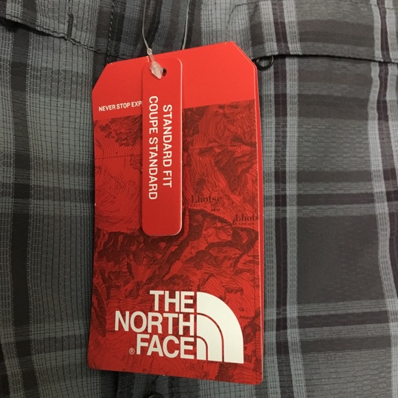 The North Face button down short sleeve shirt. - Picture 5 of 8